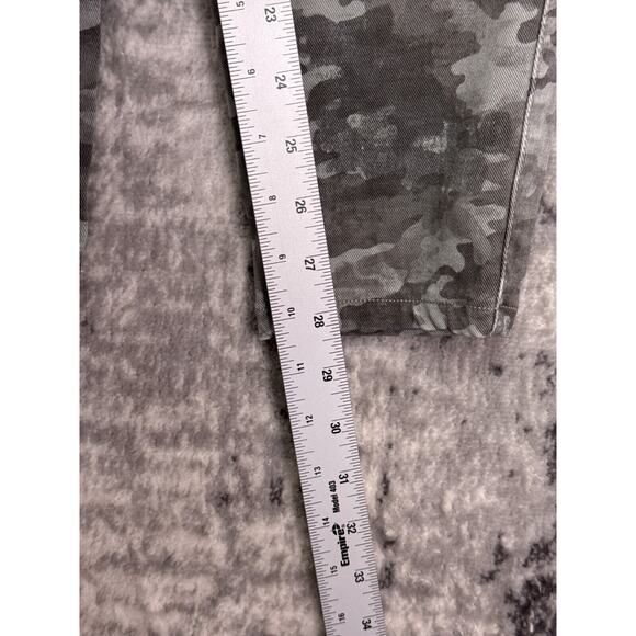 SPANX Pants Large Womens Stretch Twill Cargo Green Camo - Picture 5 of 6